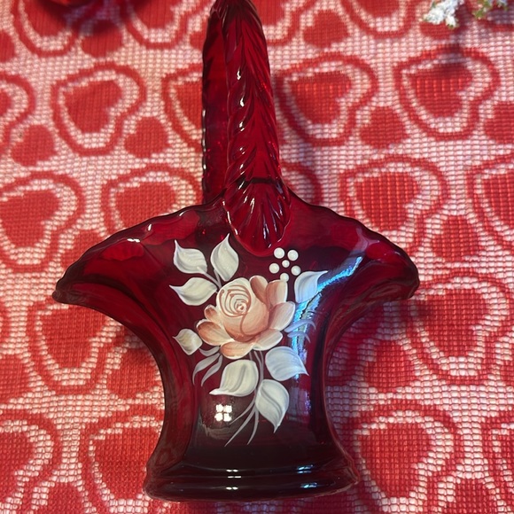 Westmoreland Heart Shaped Ruby Red , Hand Painted and signed
3 piece set - Picture 8 of 9